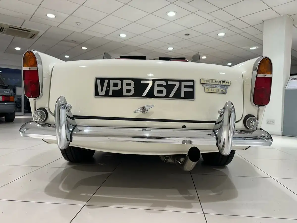 1968-triumph-tr5-convertible-big-11