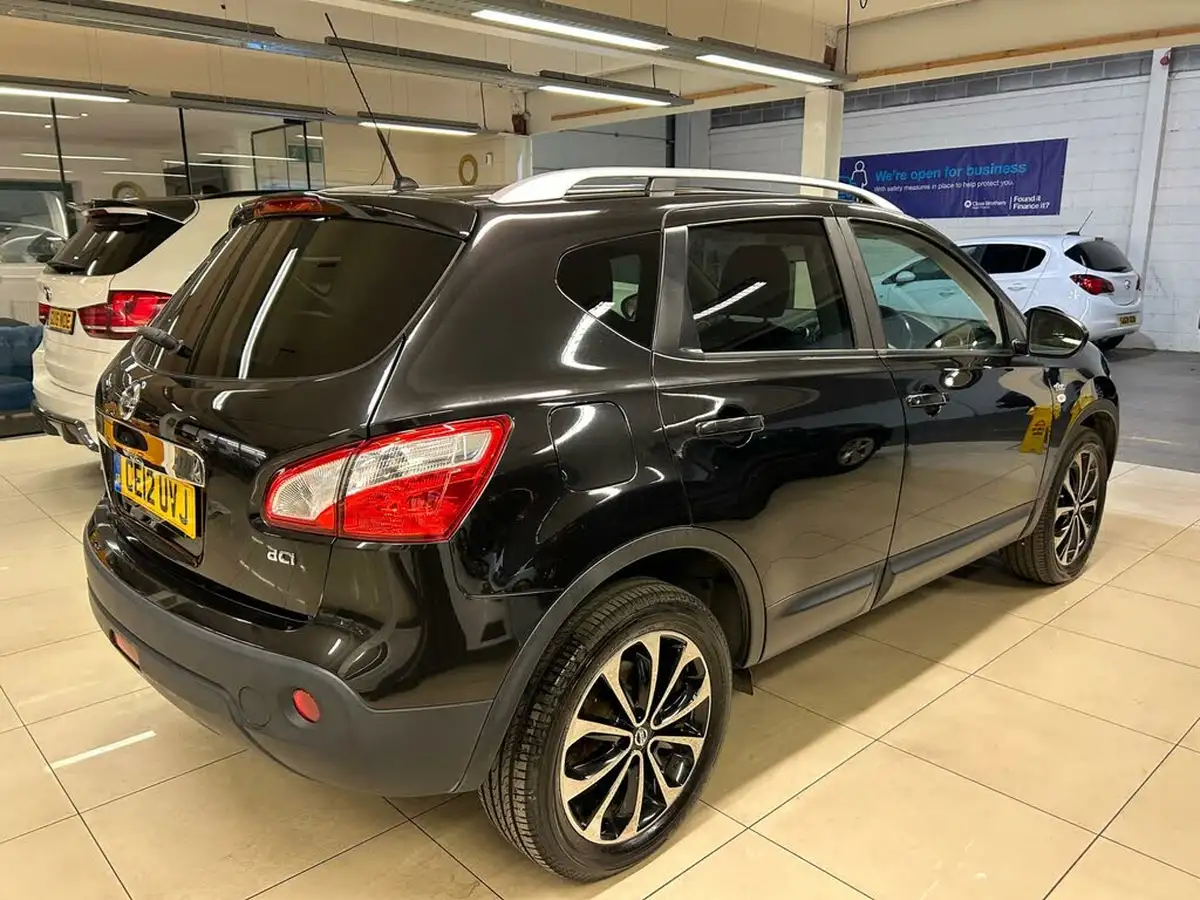 2012-nissan-qashqai-15td-n-tec-big-6