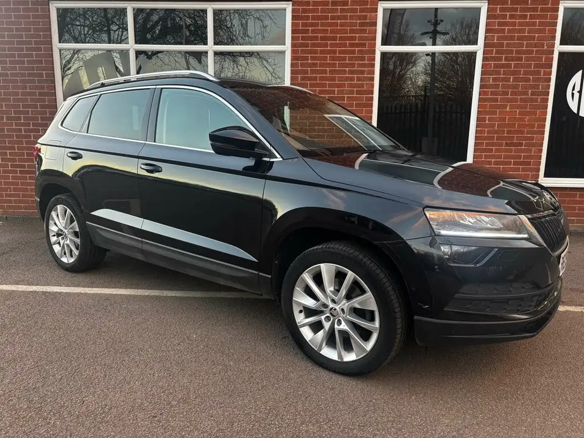 2018-skoda-karoq-15-tsi-se-l-ss-dsg-big-0