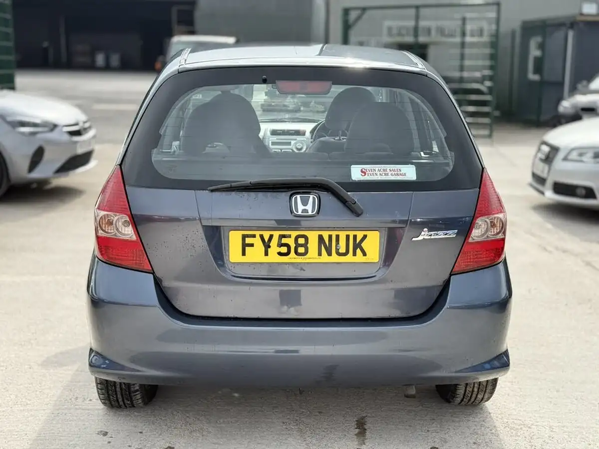 2008-honda-jazz-14-se-big-6