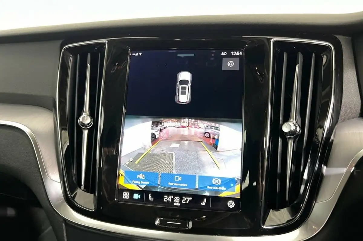 2022-volvo-v60-20-b3-core-big-29
