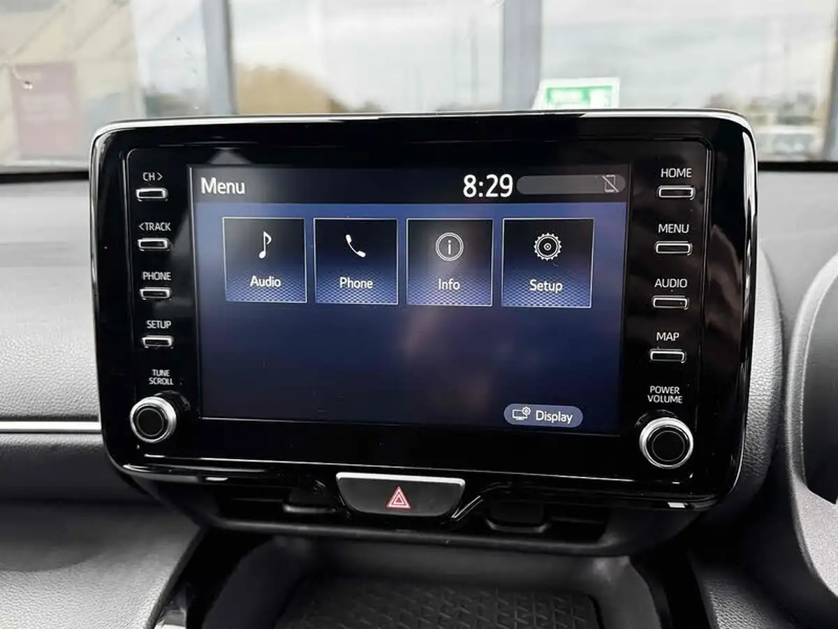 2022-toyota-yaris-15-vvt-i-design-panoramic-roof-big-33
