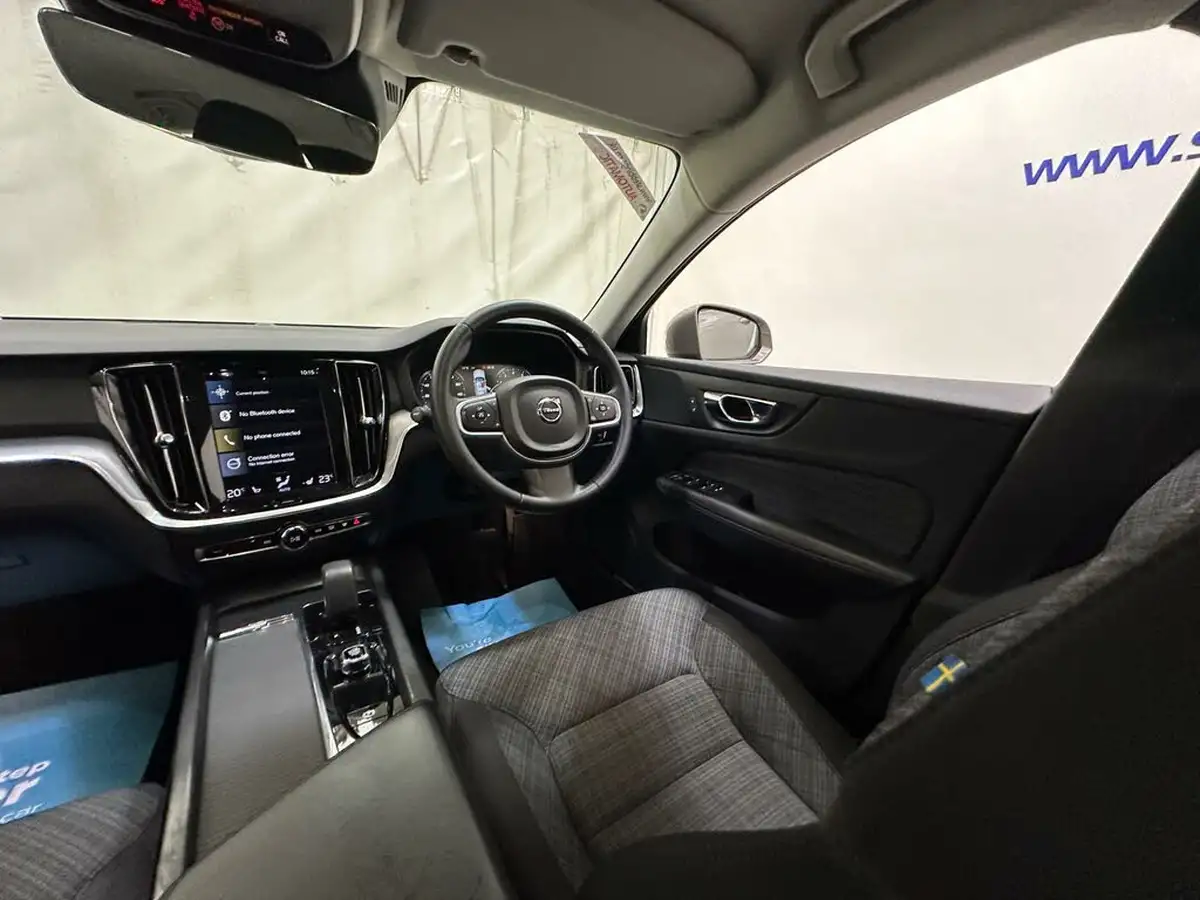 2021-volvo-v60-20-b3-momentum-161bhp-big-20