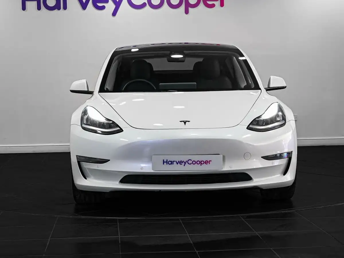 2020-tesla-model-3-e-performance-big-13