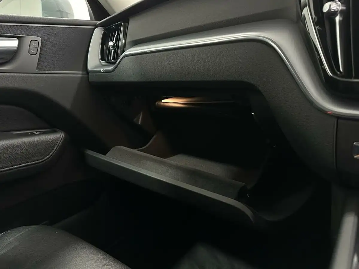 2017-volvo-xc60-20td-d4-momentum-pro-geartronic-big-25
