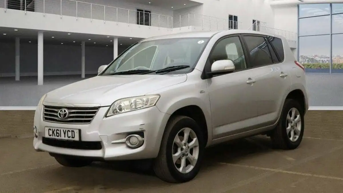 2011-toyota-rav4-22td-xt-r-22d-cat-150bhp-euro-5-auto-big-2