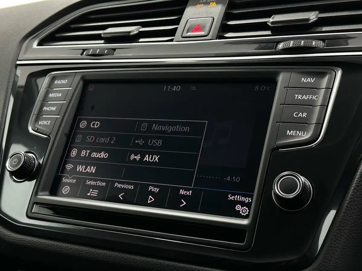 2016-volkswagen-tiguan-20tdi-se-navigation-150ps-bmt-big-23
