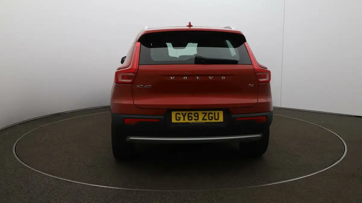 2019-volvo-xc40-20-t4-momentum-pro-big-56