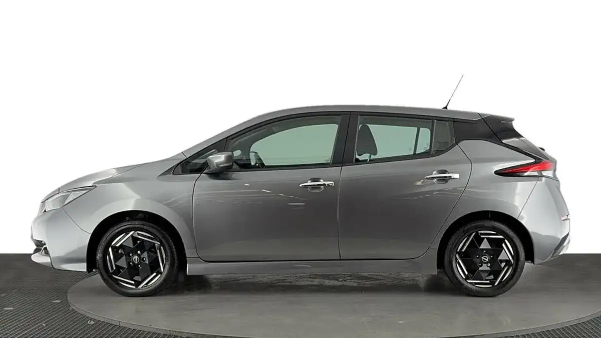2023-nissan-leaf-e-acenta-39kwh-big-6