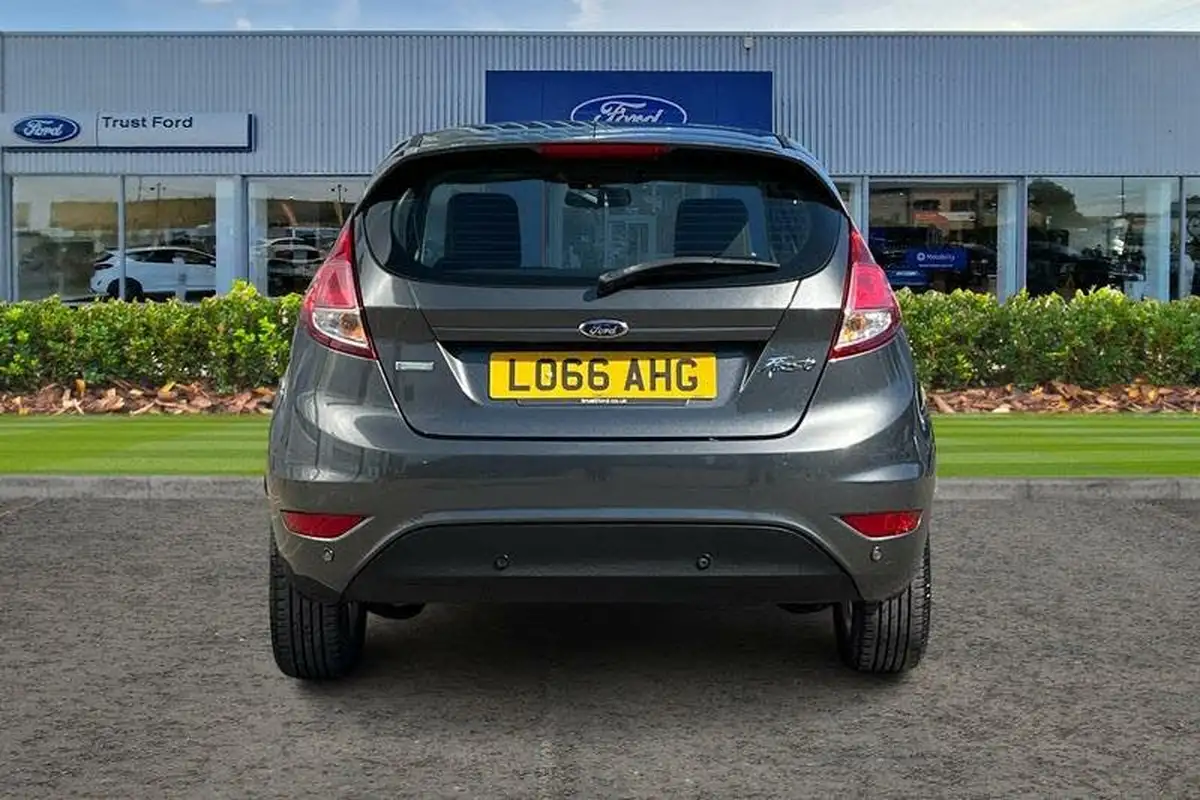 2016-ford-fiesta-10t-zetec-100ps-ecoboost-ss-5d-big-6