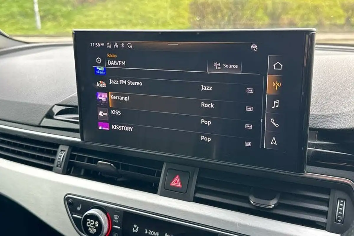 2021-audi-a4-avant-20-35-tdi-s-line-big-25