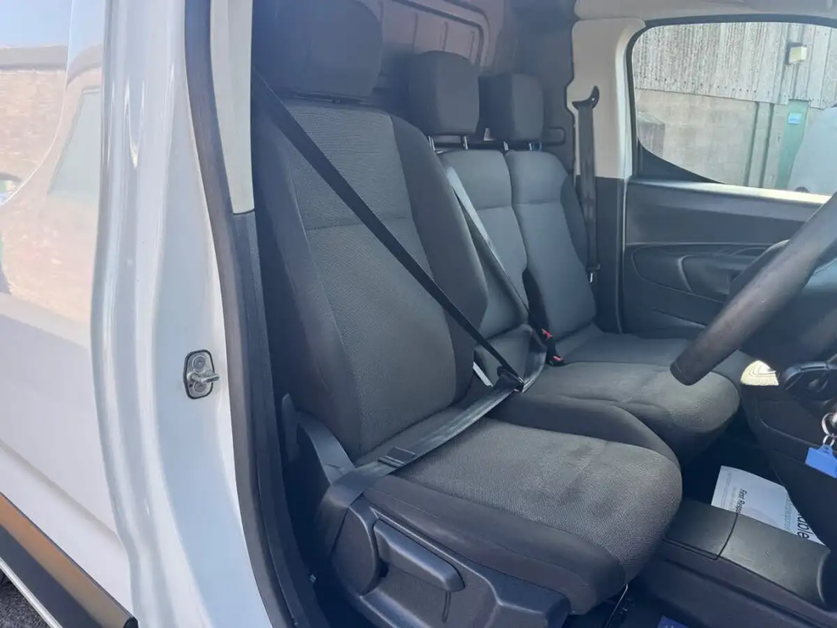 2021-peugeot-partner-15-bluehdi-1000-professional-100ps-eu6dt-panel-big-16