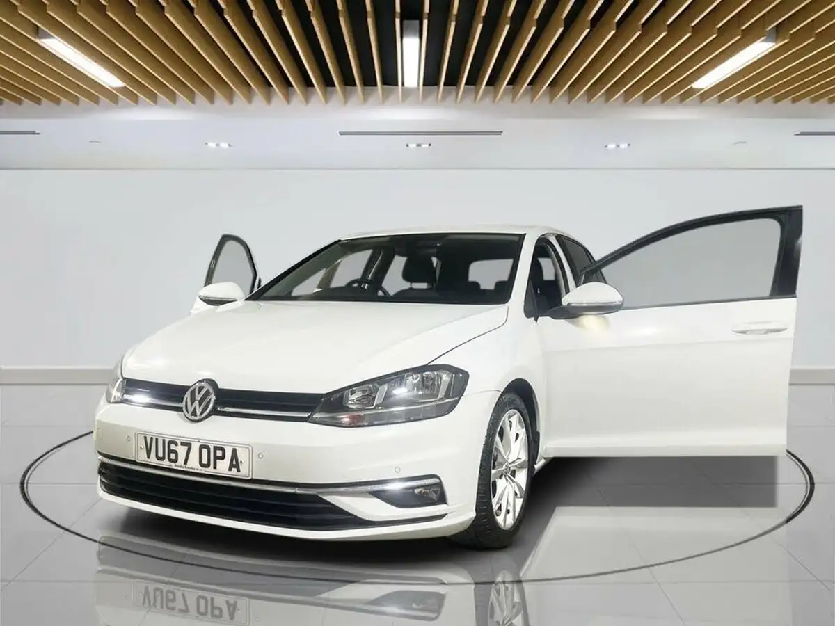2017-volkswagen-golf-15-tsi-gt-150ps-hatchback-5d-big-6