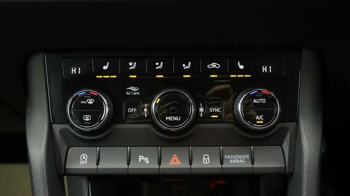 2022-skoda-karoq-15-tsi-se-l-big-11