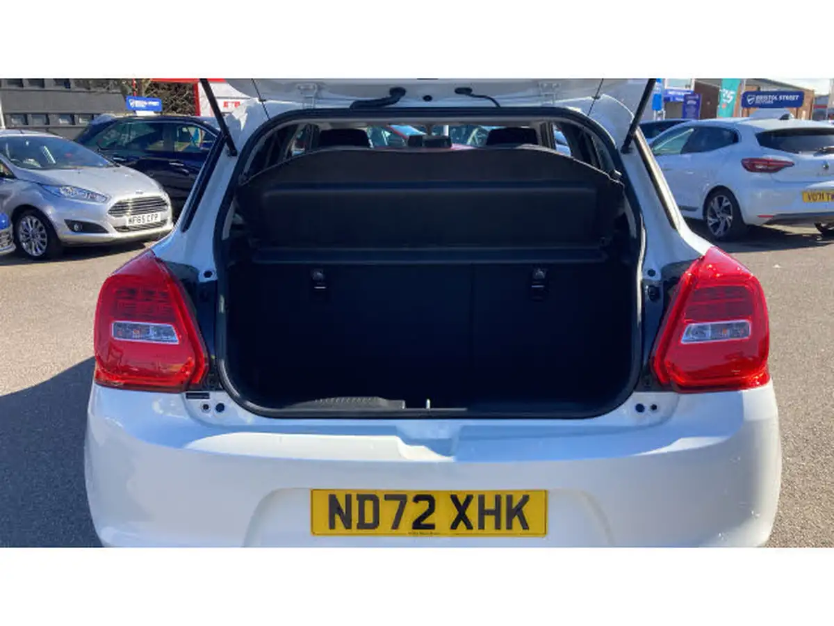 2023-suzuki-swift-12-dualjet-sz-l-big-3