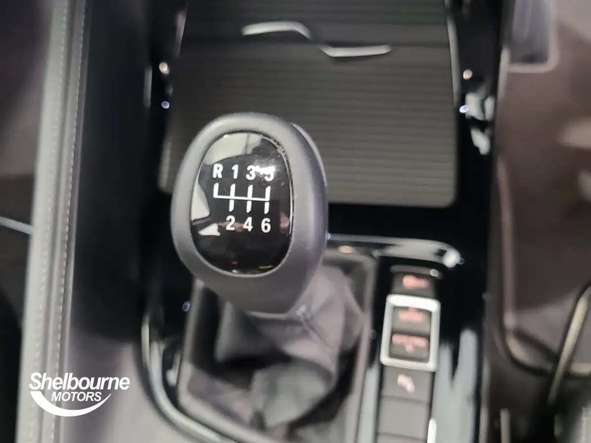 2021-bmw-x1-15-sdrive18i-xline-big-32