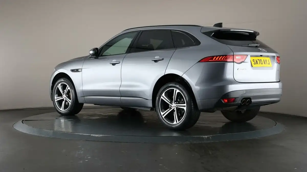 2020-jaguar-f-pace-20-i4d-chequered-flag-180ps-big-5