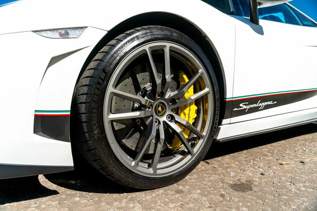 2011-lamborghini-gallardo-big-5