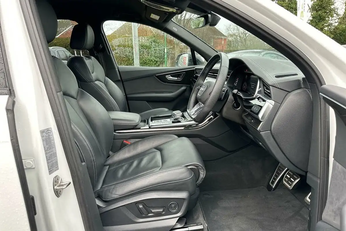 2022-audi-q7-30-55-tfsi-black-edition-big-29