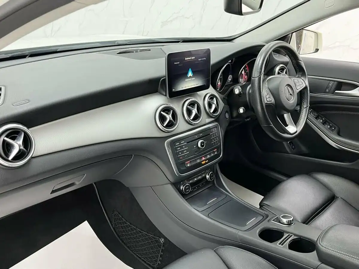 2017-mercedes-benz-gla-class-21d-gla-200d-sport-premiumss-7g-dct-big-17