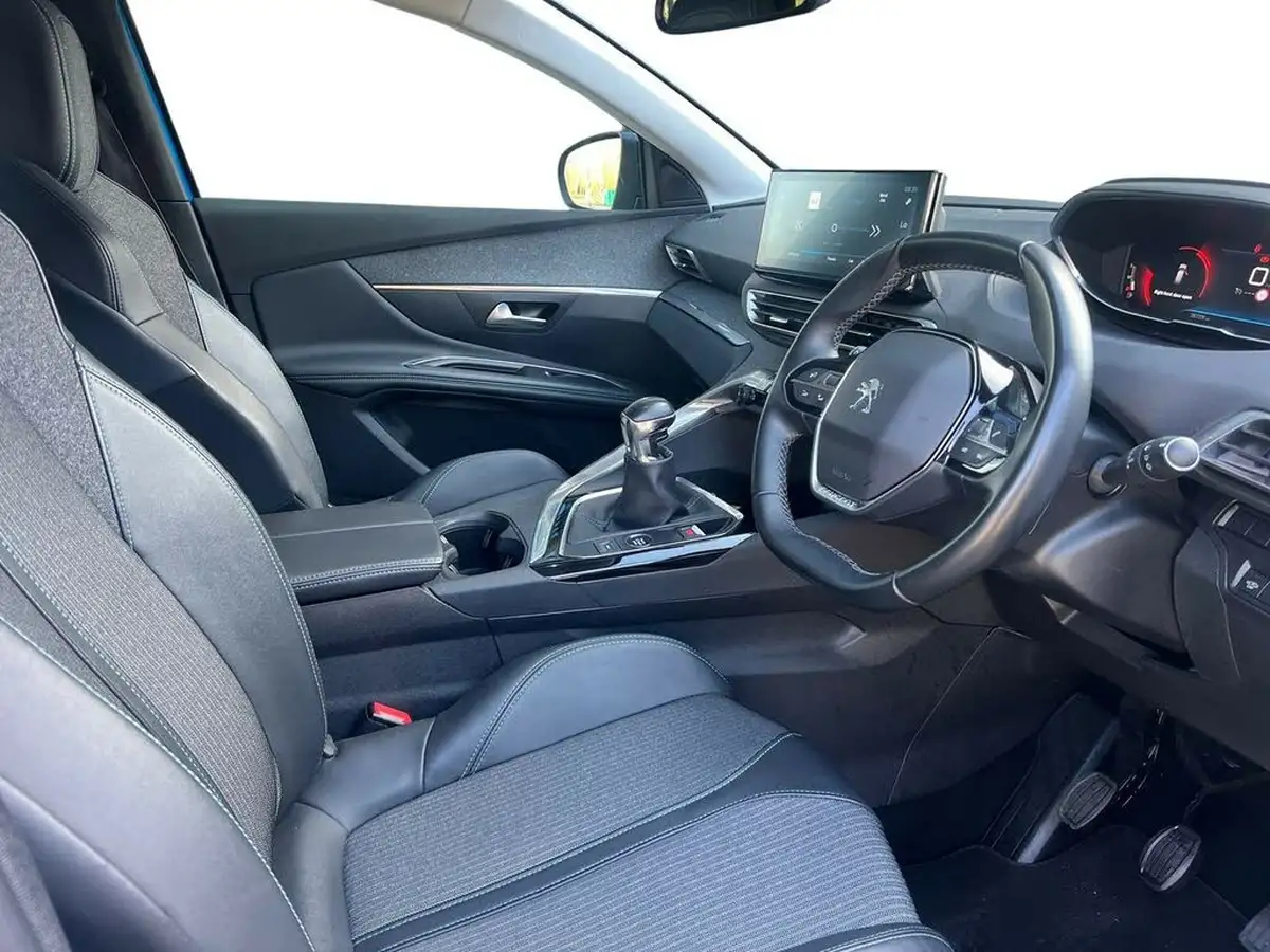 2022-peugeot-3008-suv-12-puretech-allure-premium-big-14