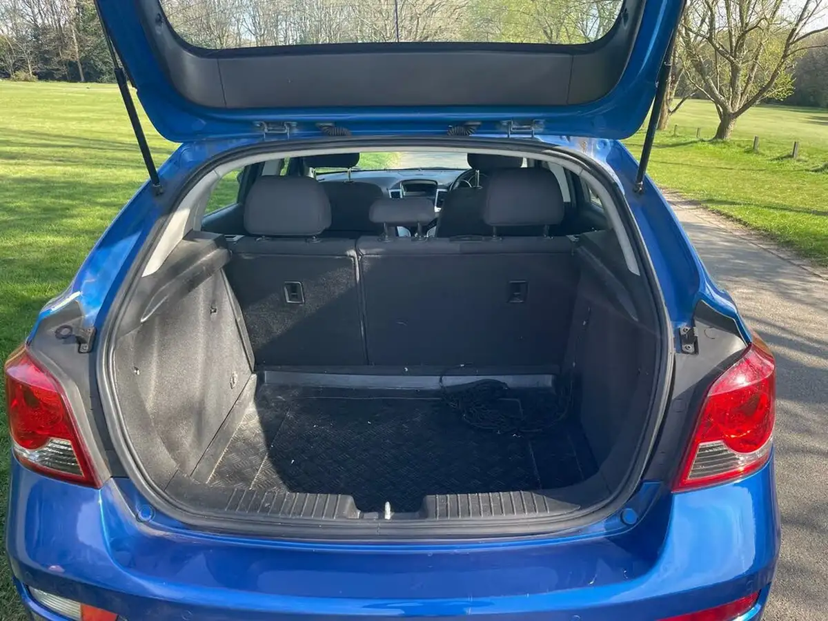 2011-chevrolet-cruze-16-lt-auto-big-20
