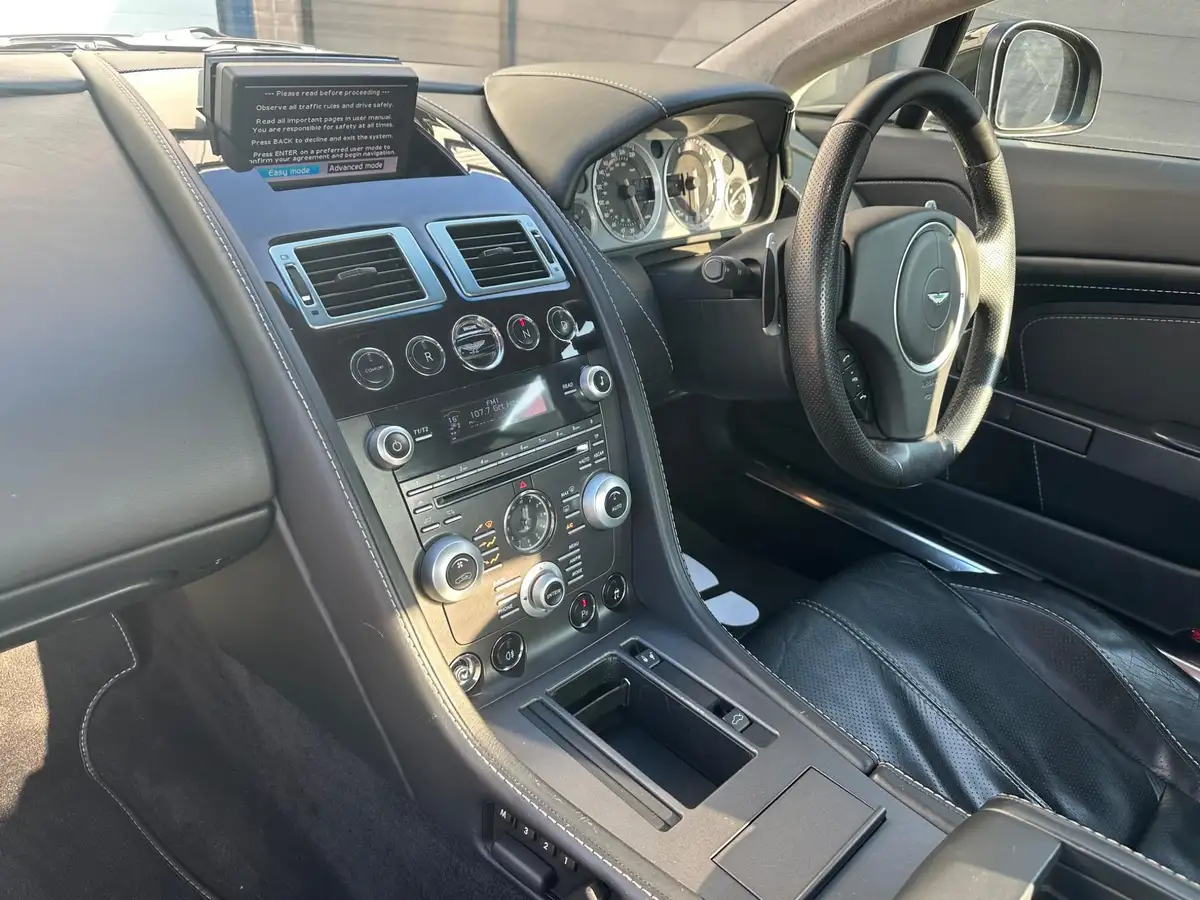 2010-aston-martin-vantage-47-coupe-sportshift-big-13