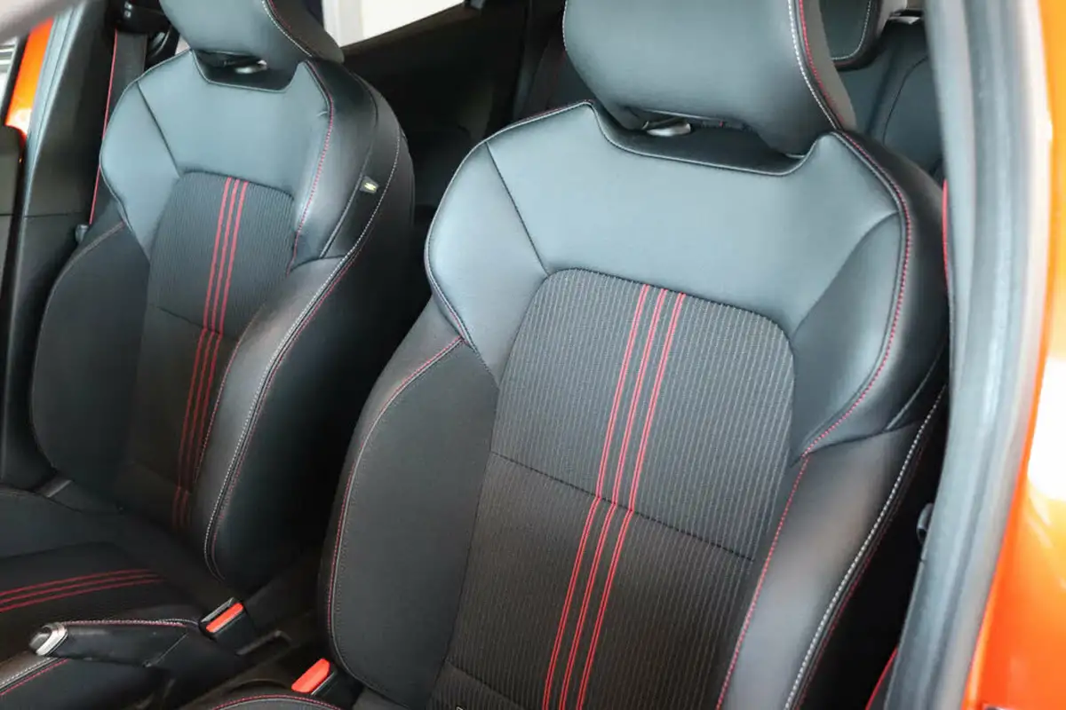 2019-renault-clio-13-tce-rs-line-big-38