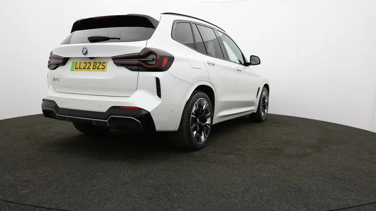 2022-bmw-ix3-e-m-sport-pro-big-77