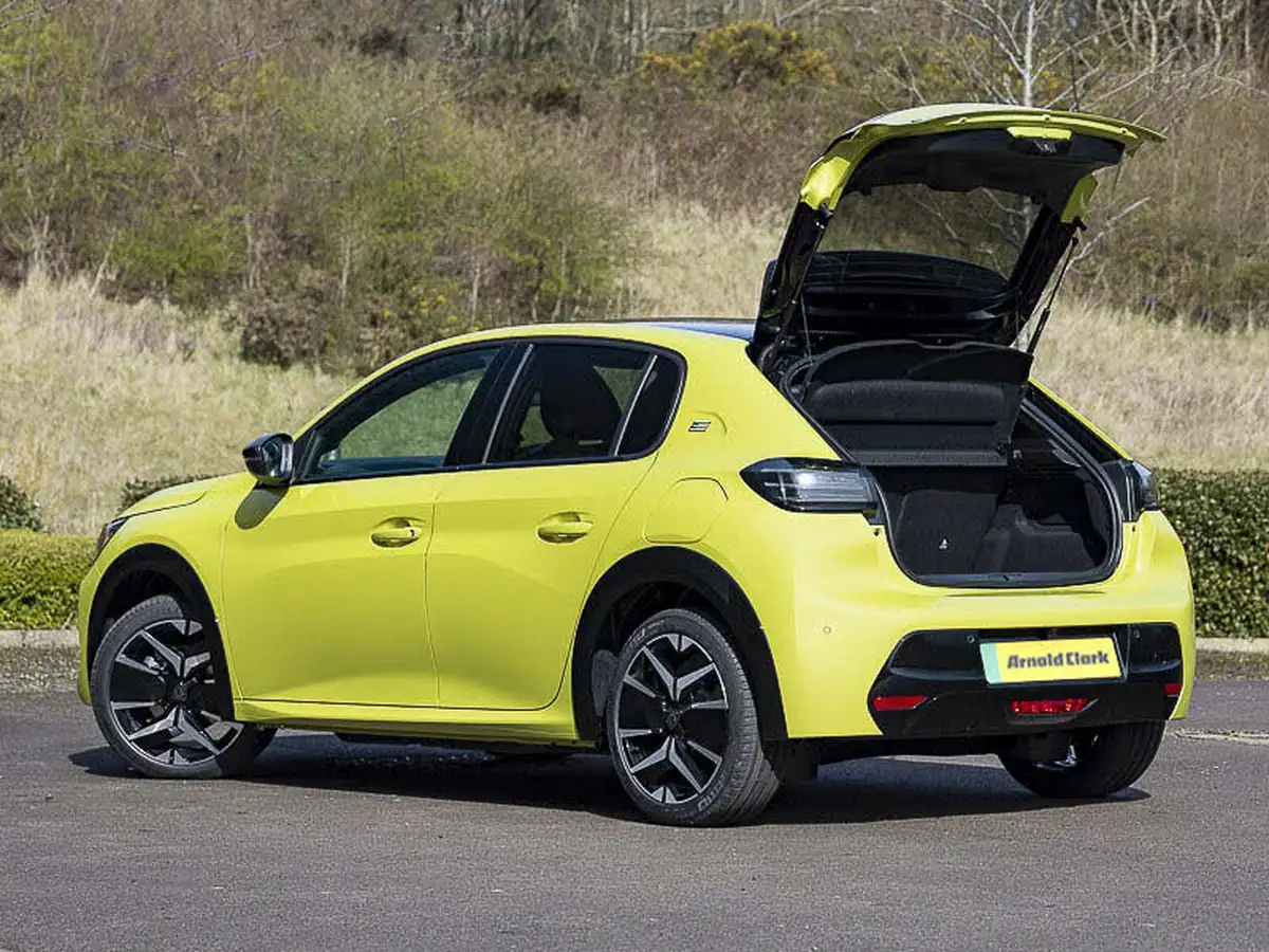 2025-peugeot-208-e-gt-156ps-51kwh-big-16