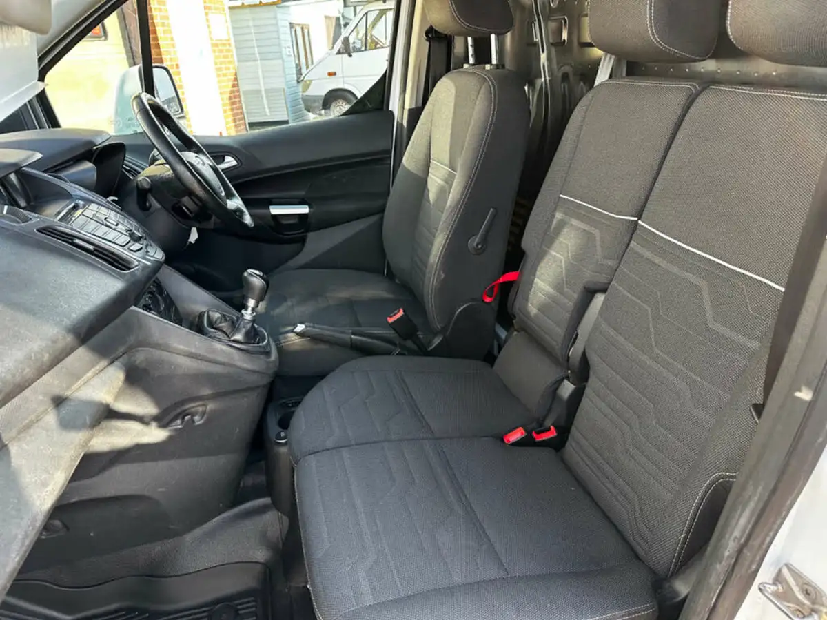 2017-ford-transit-connect-15tdci-l1-200-limited-big-21