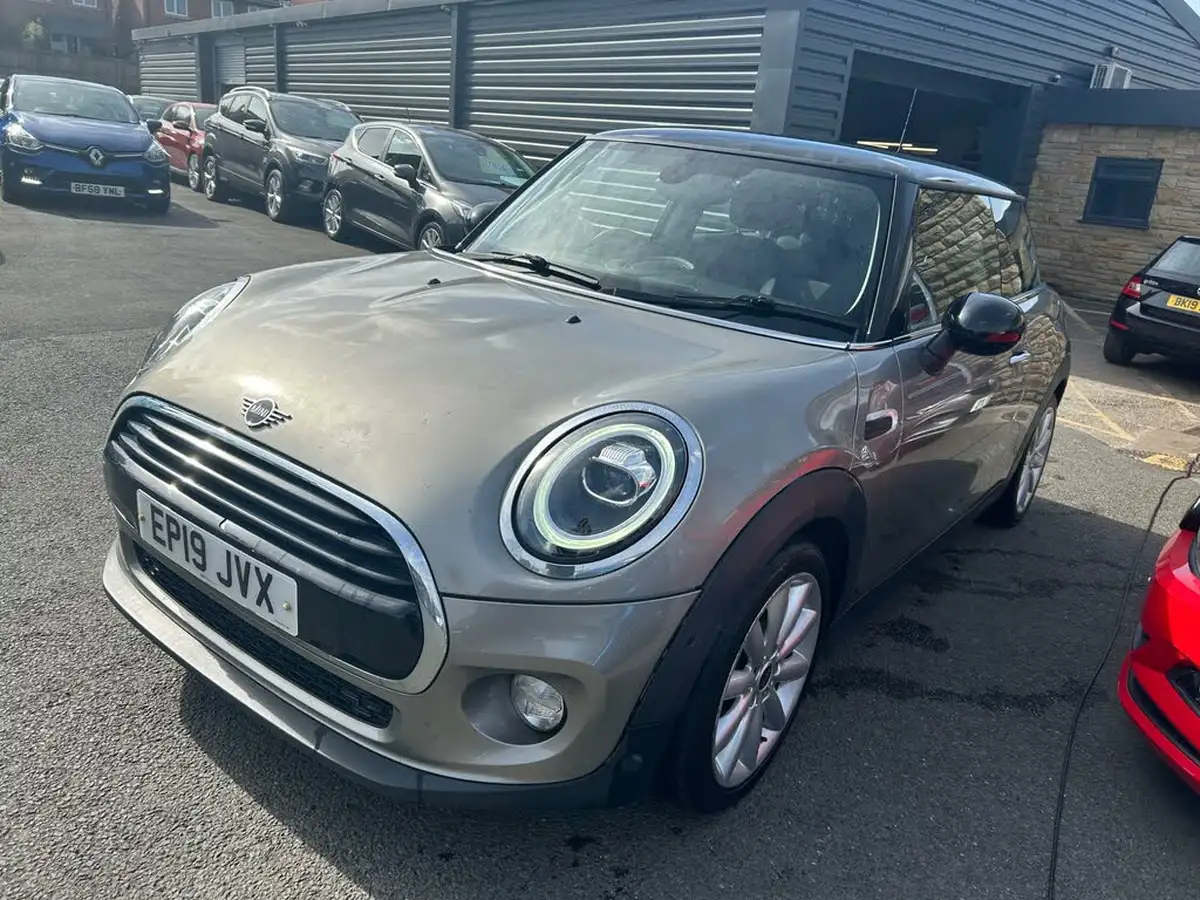 2019-mini-cooper-15-cooper-classic-hatchback-3d-big-4