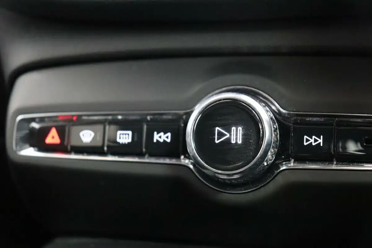 2022-volvo-c40-e-twin-recharge-pro-big-26