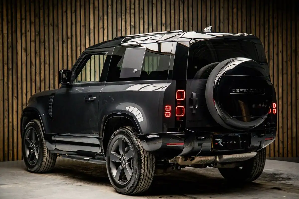 2024-land-rover-90-defender-30-d300-x-dynamic-hse-big-2