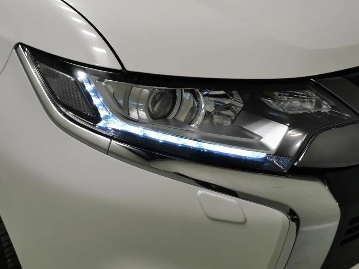 2021-mitsubishi-outlander-24-dynamic-phev-big-19