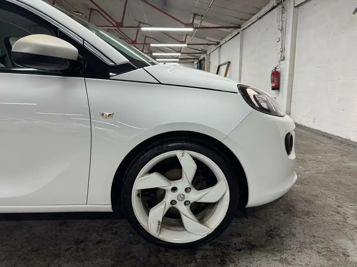 2014-vauxhall-adam-14-white-edition-big-43