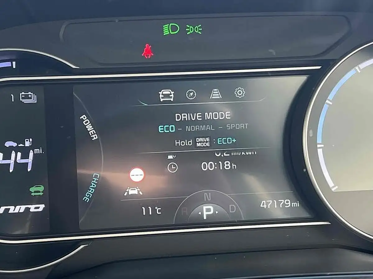 2021-kia-e-niro-ev-4-big-52
