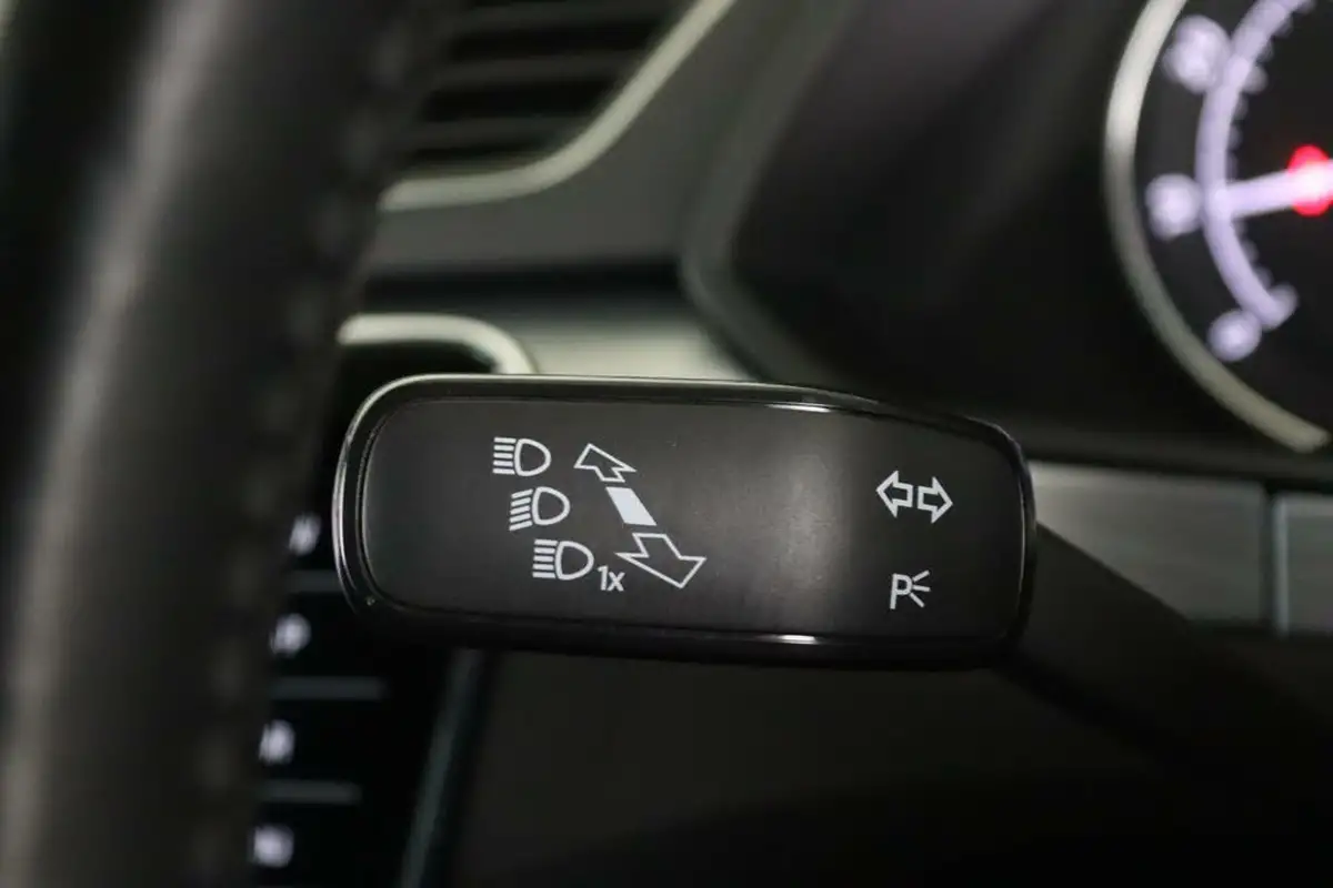 2021-skoda-superb-15-tsi-se-technology-hatchback-big-25