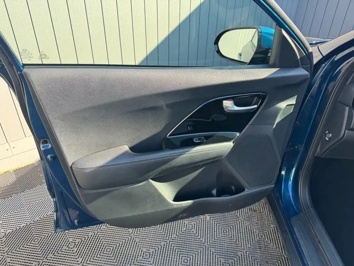 2017-kia-niro-16-gdi-2-156kwh-lithium-ion-big-13