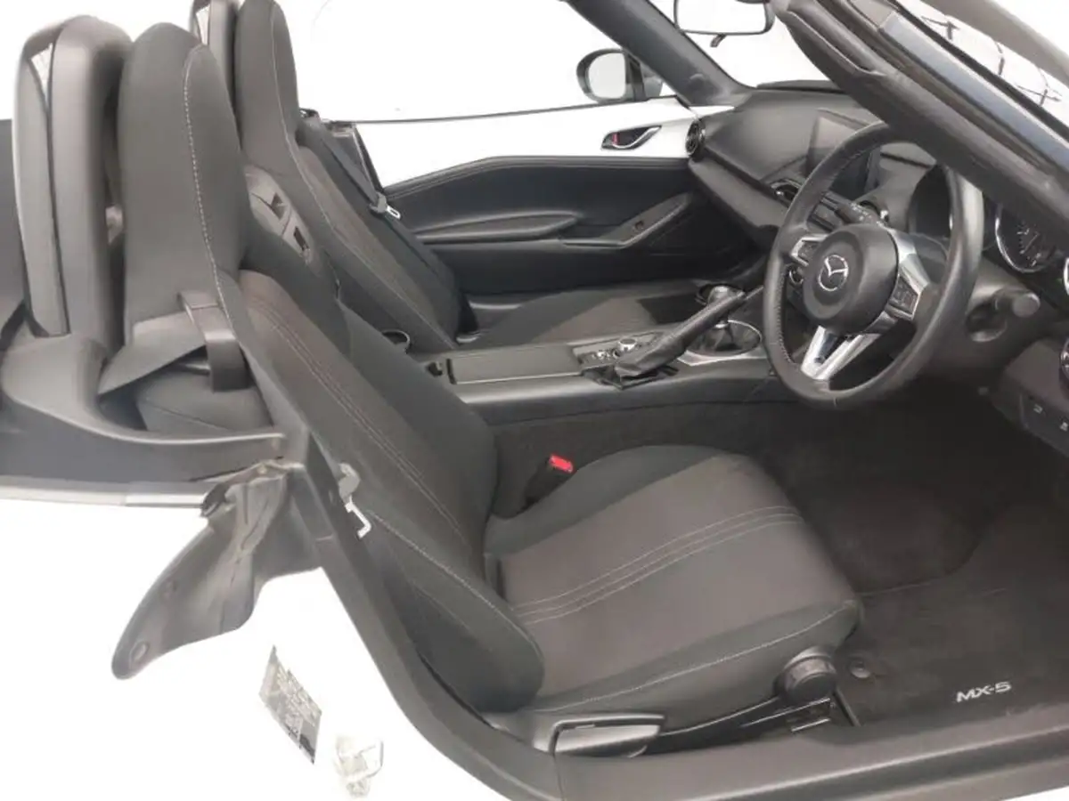 2022-mazda-mx-5-15-se-l-rf-big-5