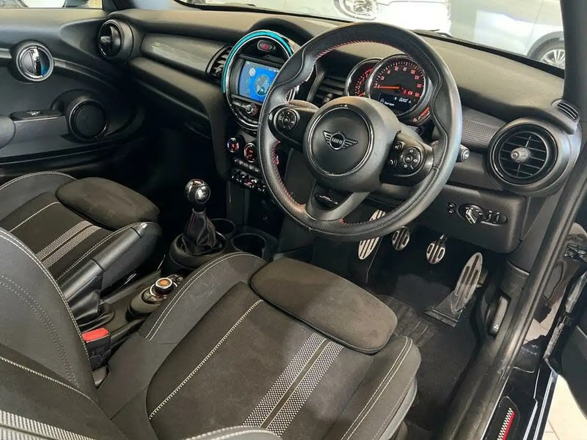 2019-mini-cooper-15-cooper-sport-hatchback-3d-big-2