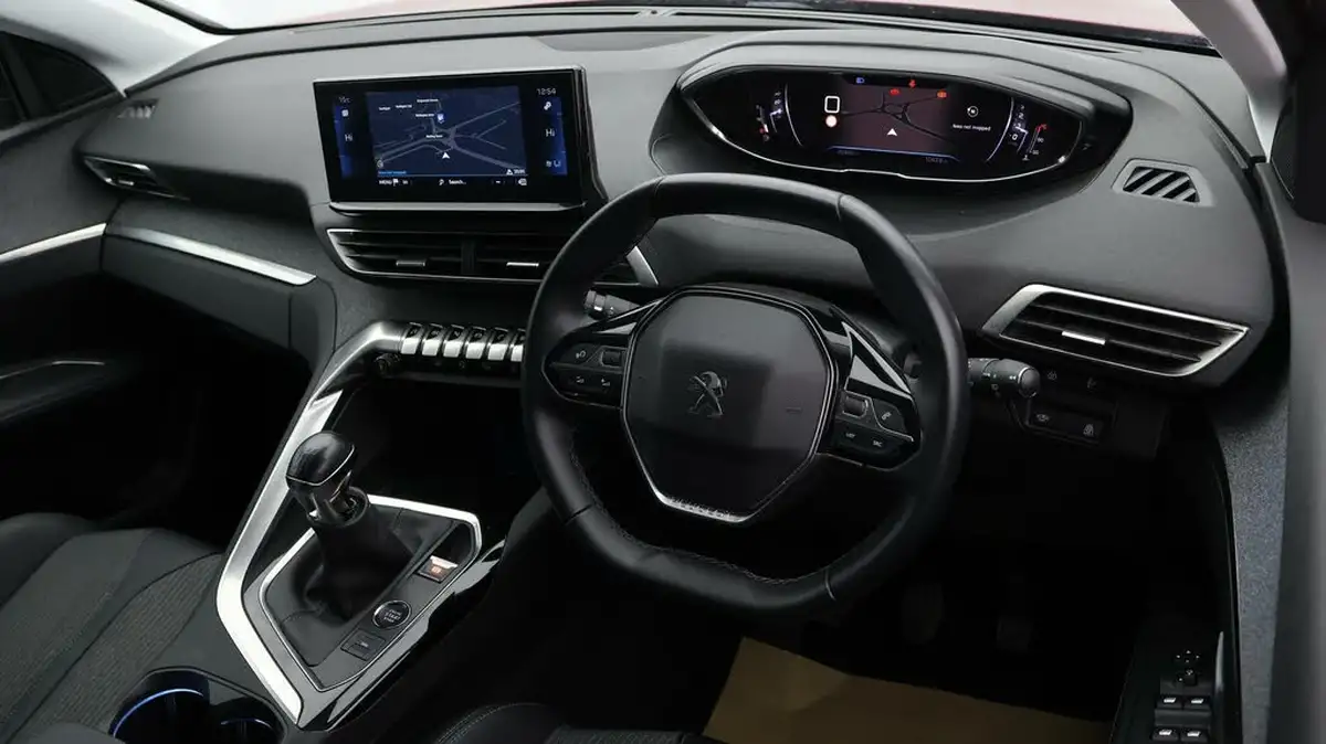 2021-peugeot-3008-suv-12-puretech-allure-premium-big-8