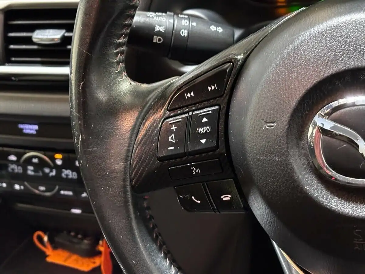 2014-mazda-mazda3-20-se-l-nav-hatchback-5d-big-20