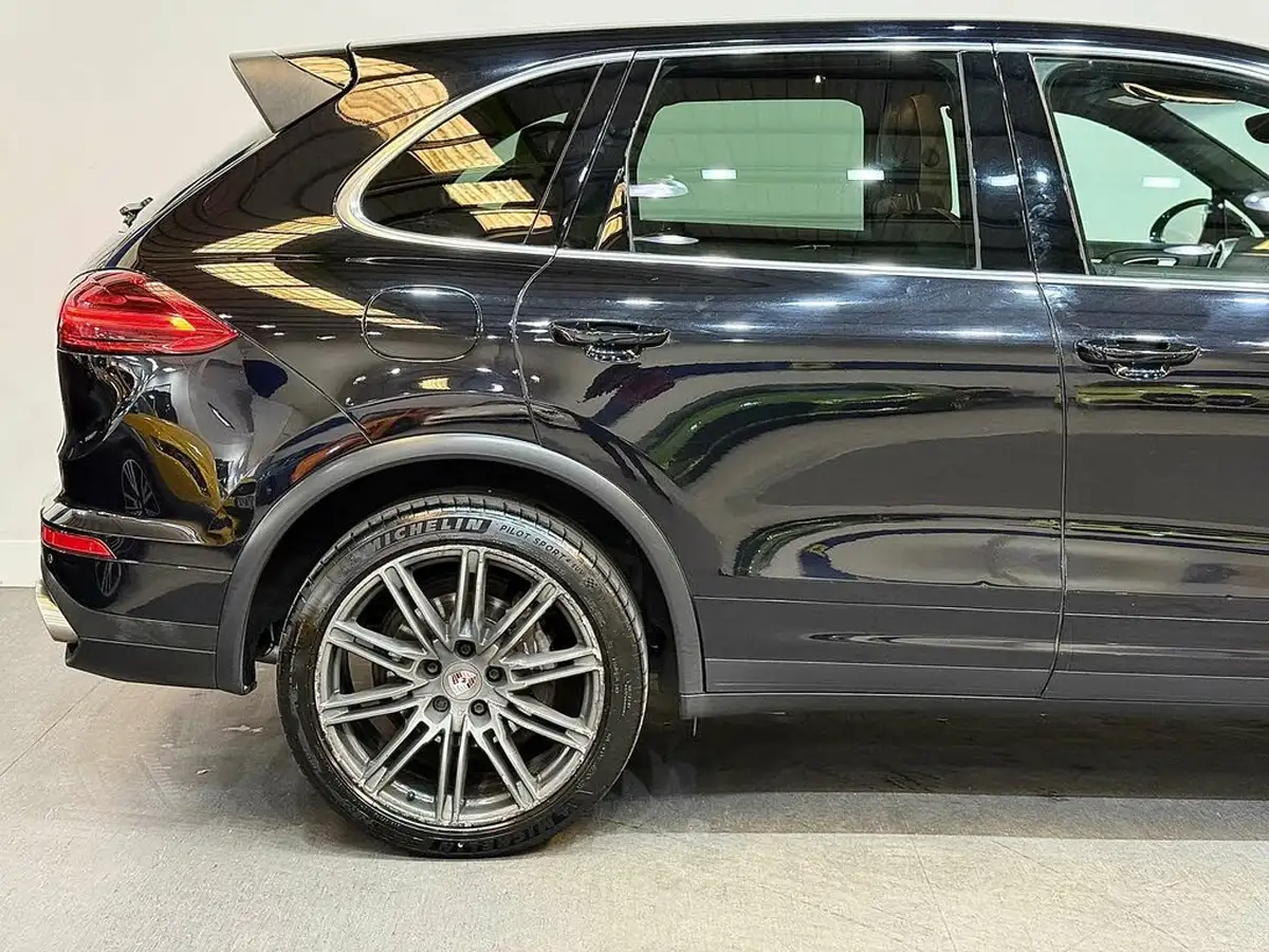 2015-porsche-cayenne-30td-big-15