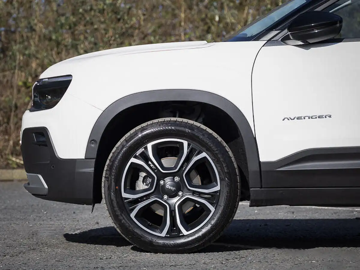 2025-jeep-avenger-12-gse-summit-big-6