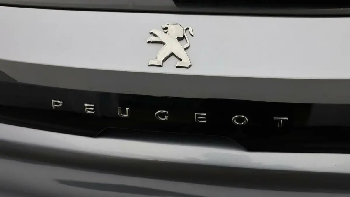 2021-peugeot-208-12-puretech-allure-100bhp-big-20