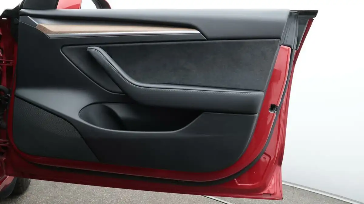 2021-tesla-model-3-e-long-range-4x4-big-15