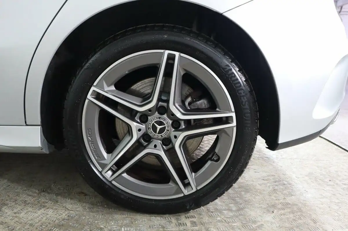 2021-mercedes-benz-a-class-13-a250e-amg-line-hatchback-5d-big-29