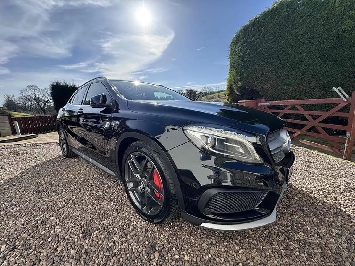 2015-mercedes-benz-gla-class-20-amg-big-17
