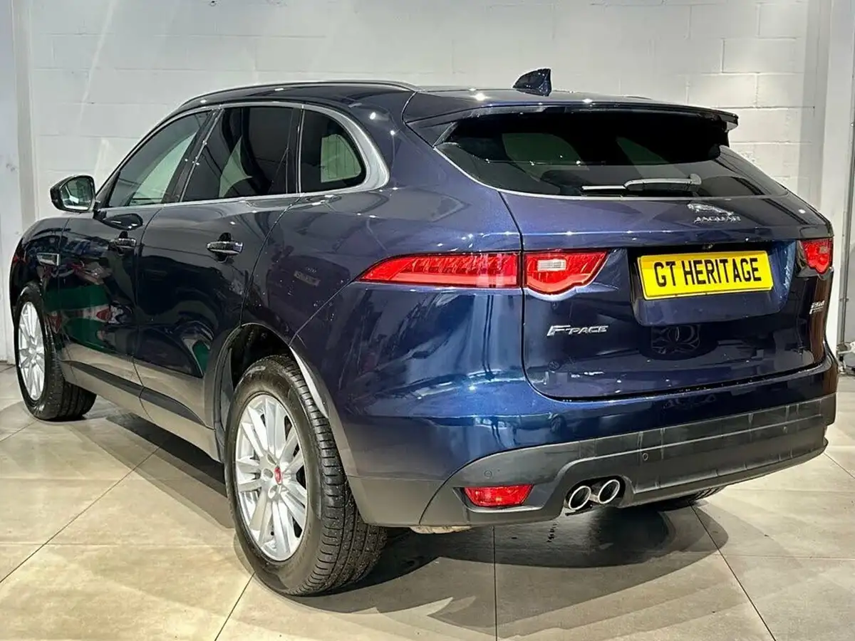 2016-jaguar-f-pace-20-i4d-portfolio-awd-auto-big-4